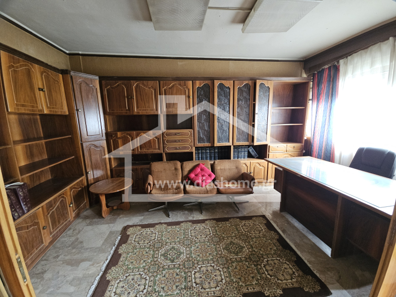 property-img